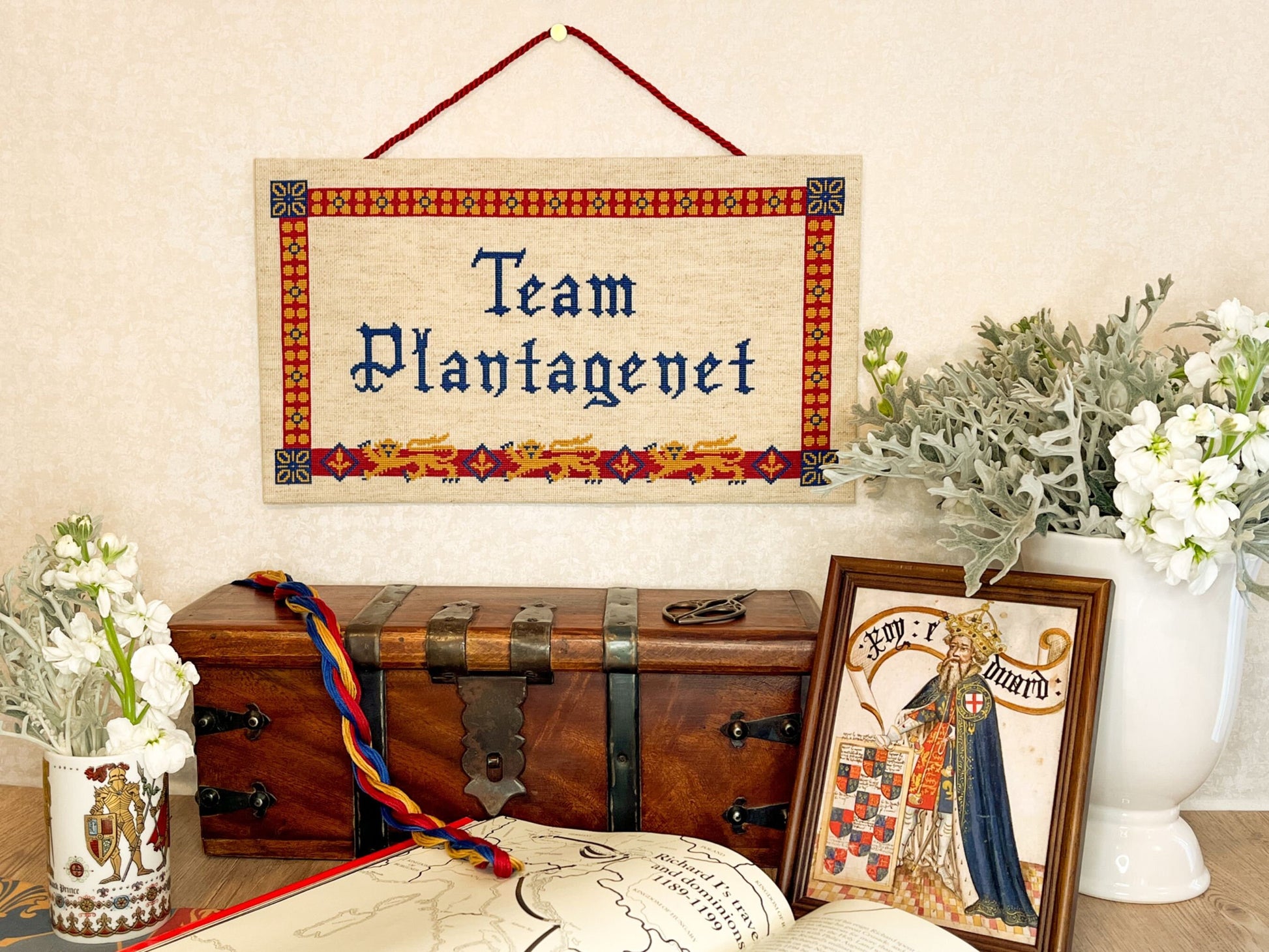 Team Plantagenet Cross Stitch Pattern (large) | PDF Instant Download | Gift for Lovers of History, Royal Family & Medieval Heraldry