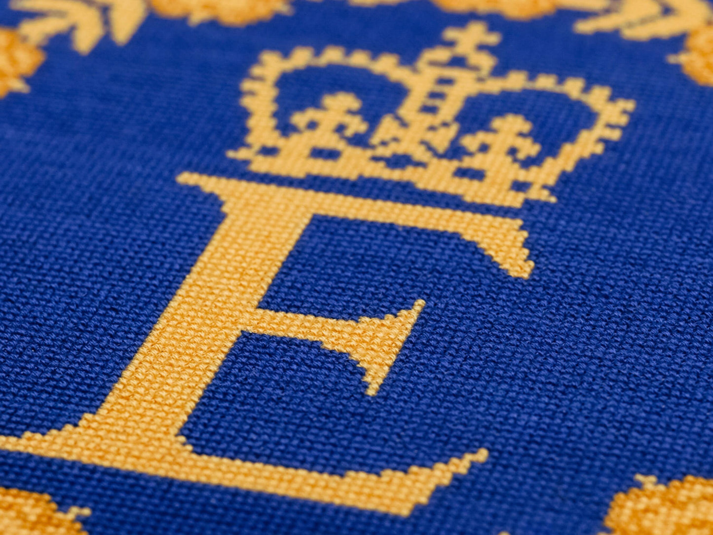 Elizabeth II Cross Stitch Pattern: Queen’s Personal Flag | PDF Instant Download | Gift for Fans of History, Windsor Family & Royal Heraldry