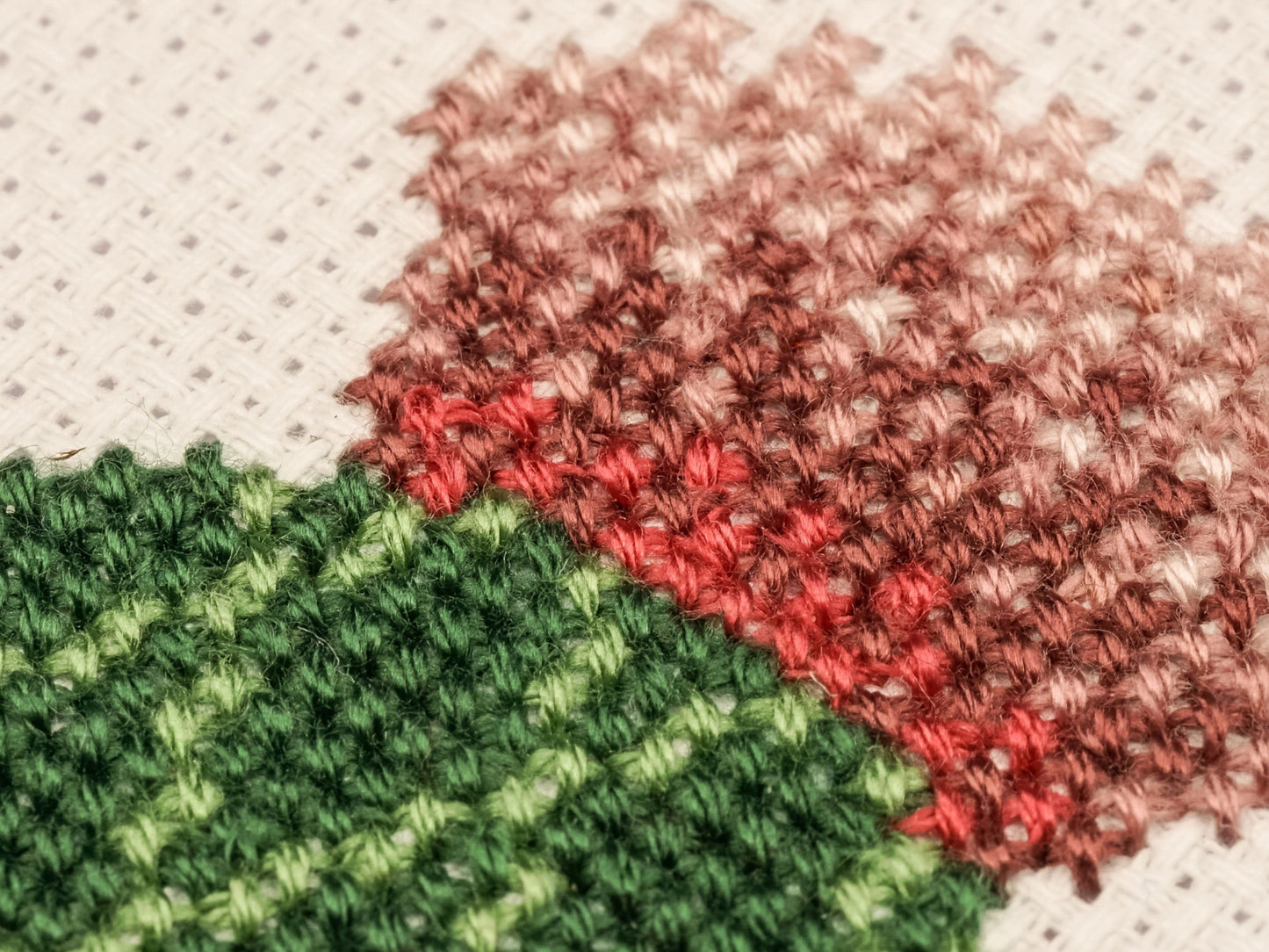 Team Stuart Cross Stitch Pattern (small) | PDF Instant Download | Gift for Lovers of History, Royal Family & Scotland | Thistle, Heraldry