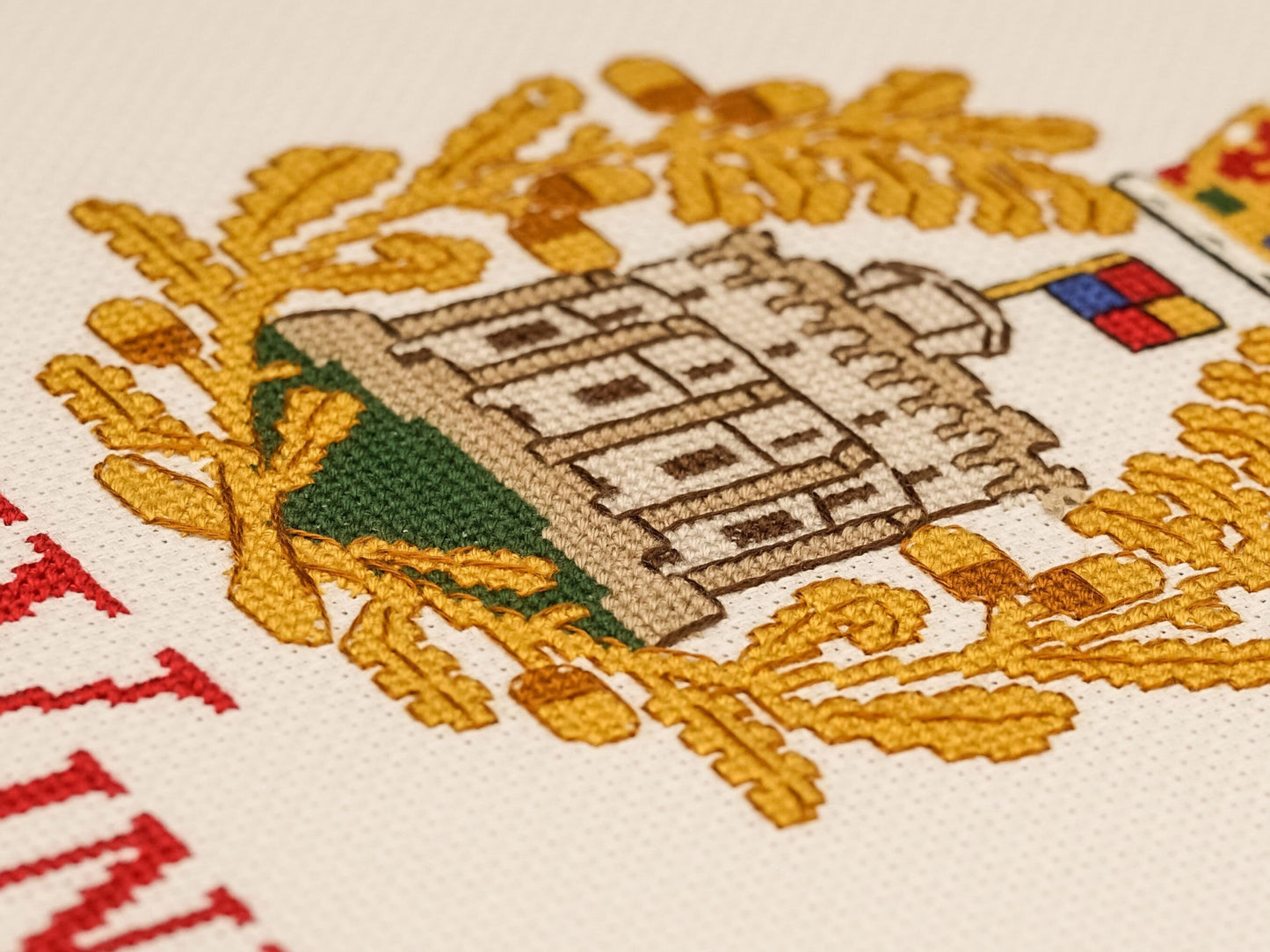Team Windsor Cross Stitch Pattern (small) | PDF Instant Download | Gift for Lovers of History, Royal Family & Heraldry | Queen Elizabeth II