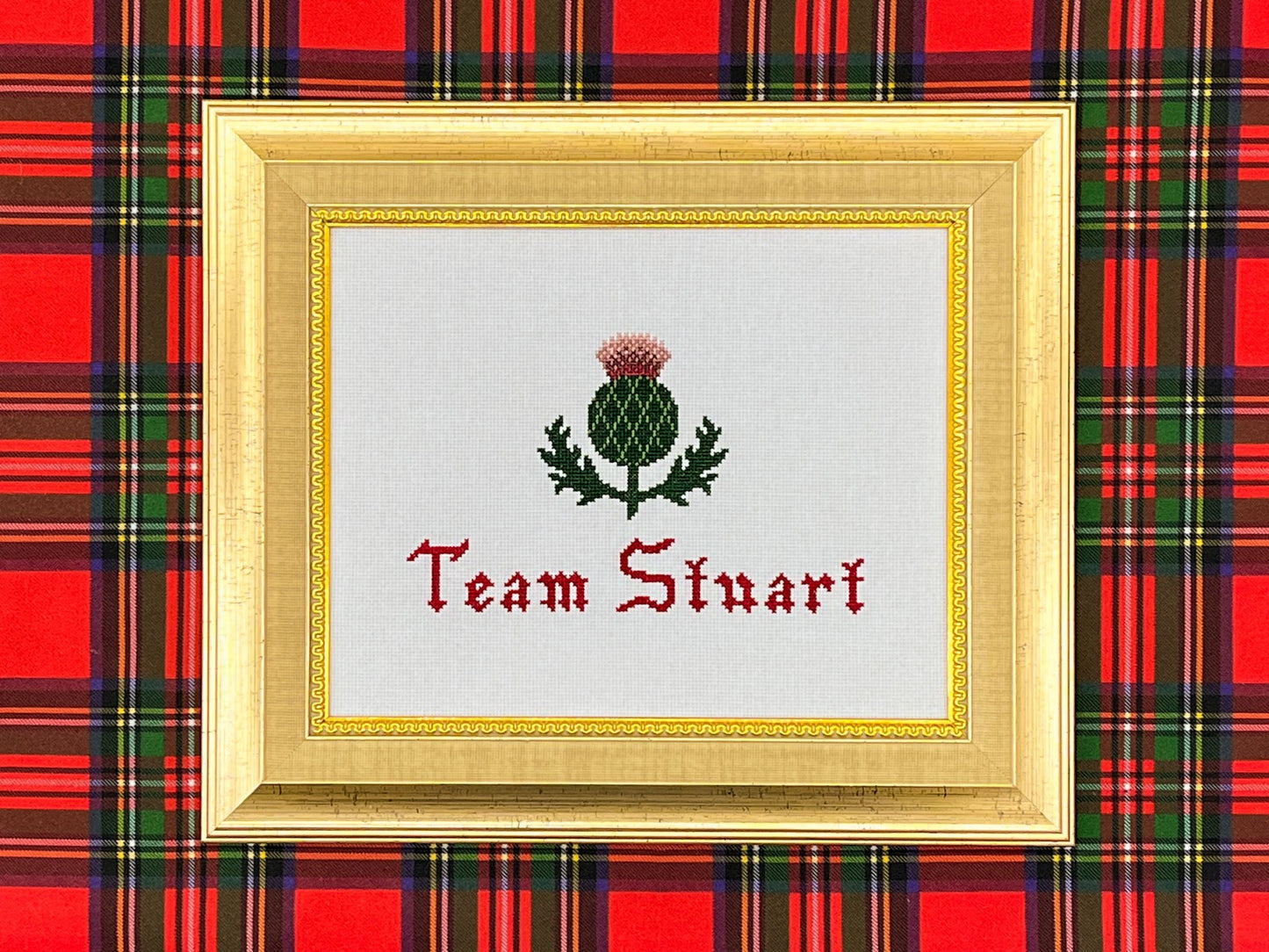 Team Stuart Cross Stitch Pattern (small) | PDF Instant Download | Gift for Lovers of History, Royal Family & Scotland | Thistle, Heraldry