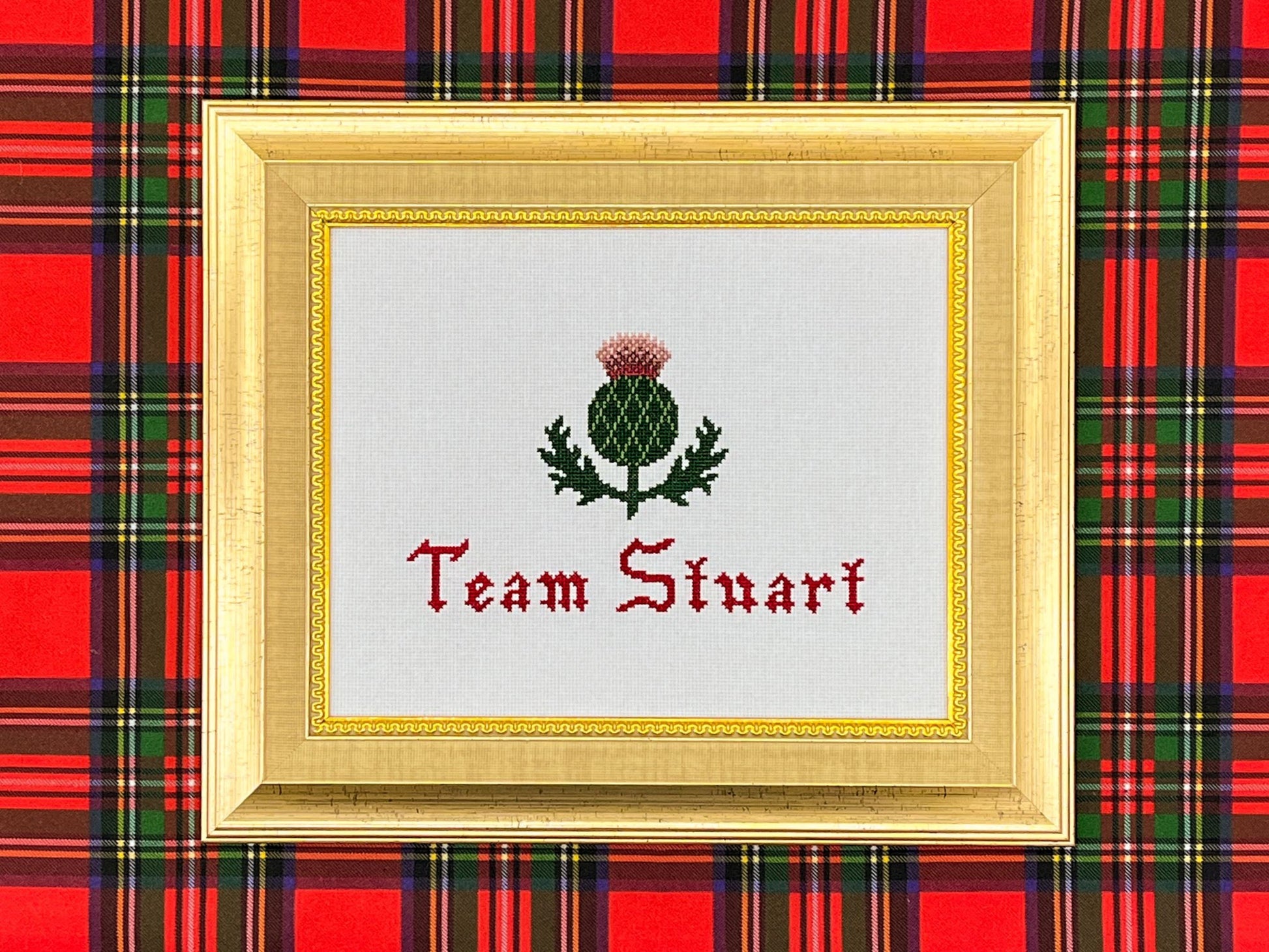 Team Stuart Cross Stitch Pattern (small) | PDF Instant Download | Gift for Lovers of History, Royal Family & Scotland | Thistle, Heraldry