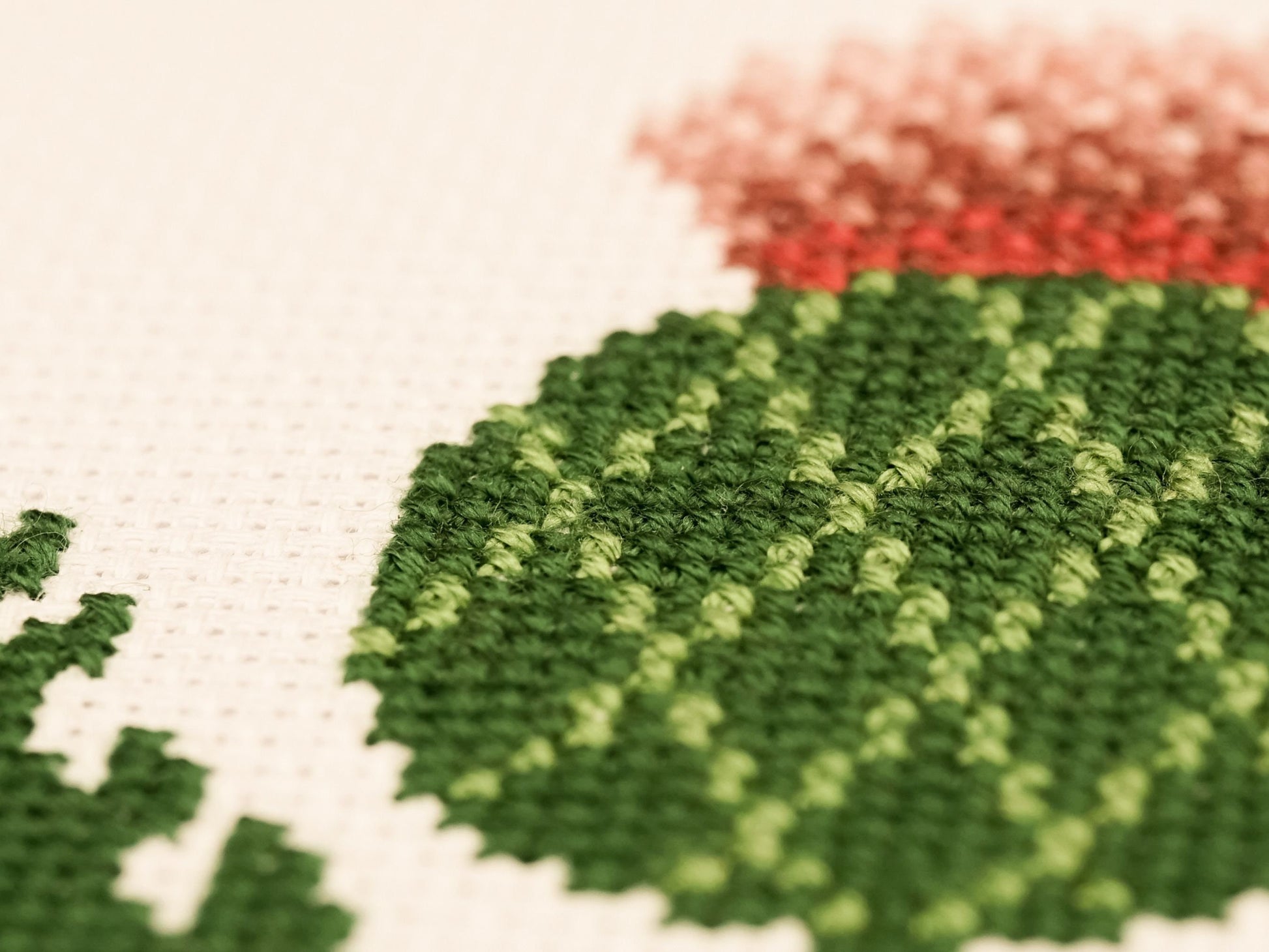 Team Stuart Cross Stitch Pattern (small) | PDF Instant Download | Gift for Lovers of History, Royal Family & Scotland | Thistle, Heraldry