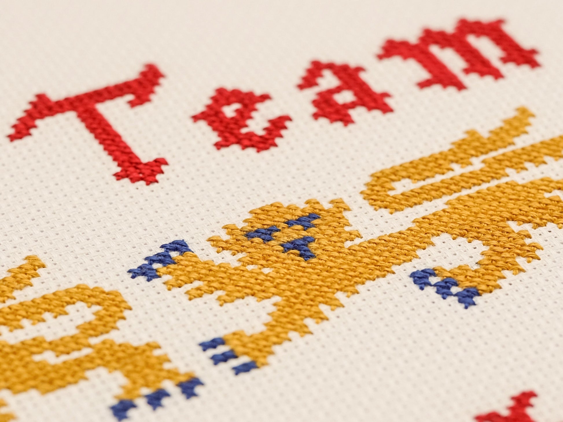 Team Plantagenet Cross Stitch Pattern (small) | PDF Instant Download | Gift for Lovers of History, Royal Family & Medieval Heraldry
