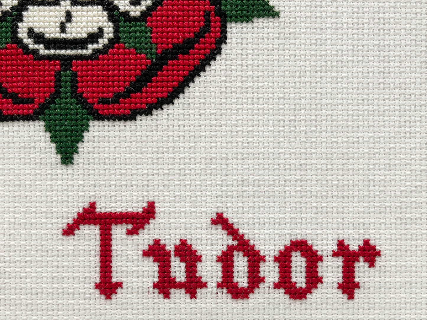 Team Tudor Cross Stitch Pattern (small) | PDF Instant Download | For Lovers of History & Royal Family | Henry VIII, Elizabeth I, Tudor Rose